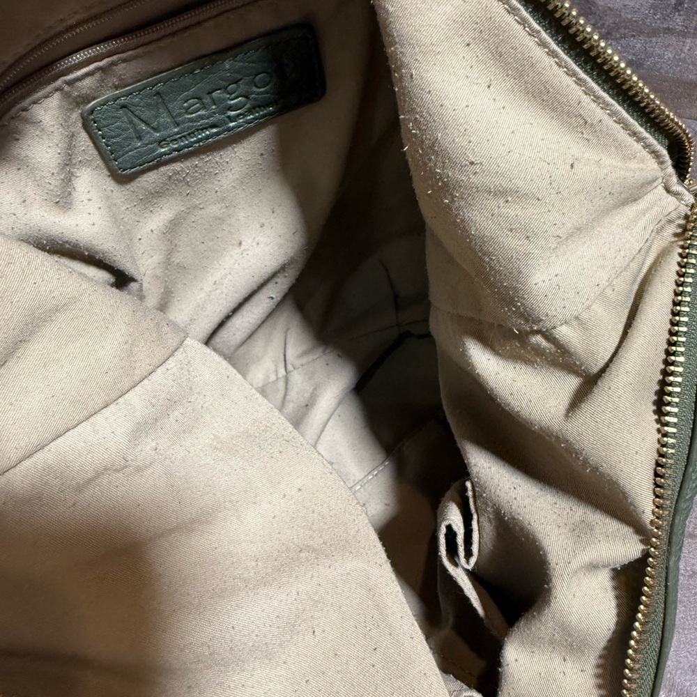 Margot Green Tassle Zipper Purse - Picture 7 of 7